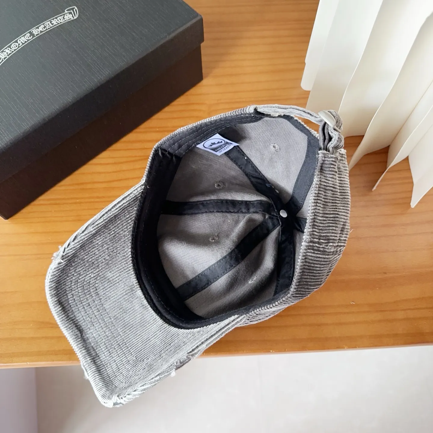 💰56 Chrome Hearts 💓Early autumn Korean style fashion retro distressed hole hat wear design versatile baseball cap peaked cap